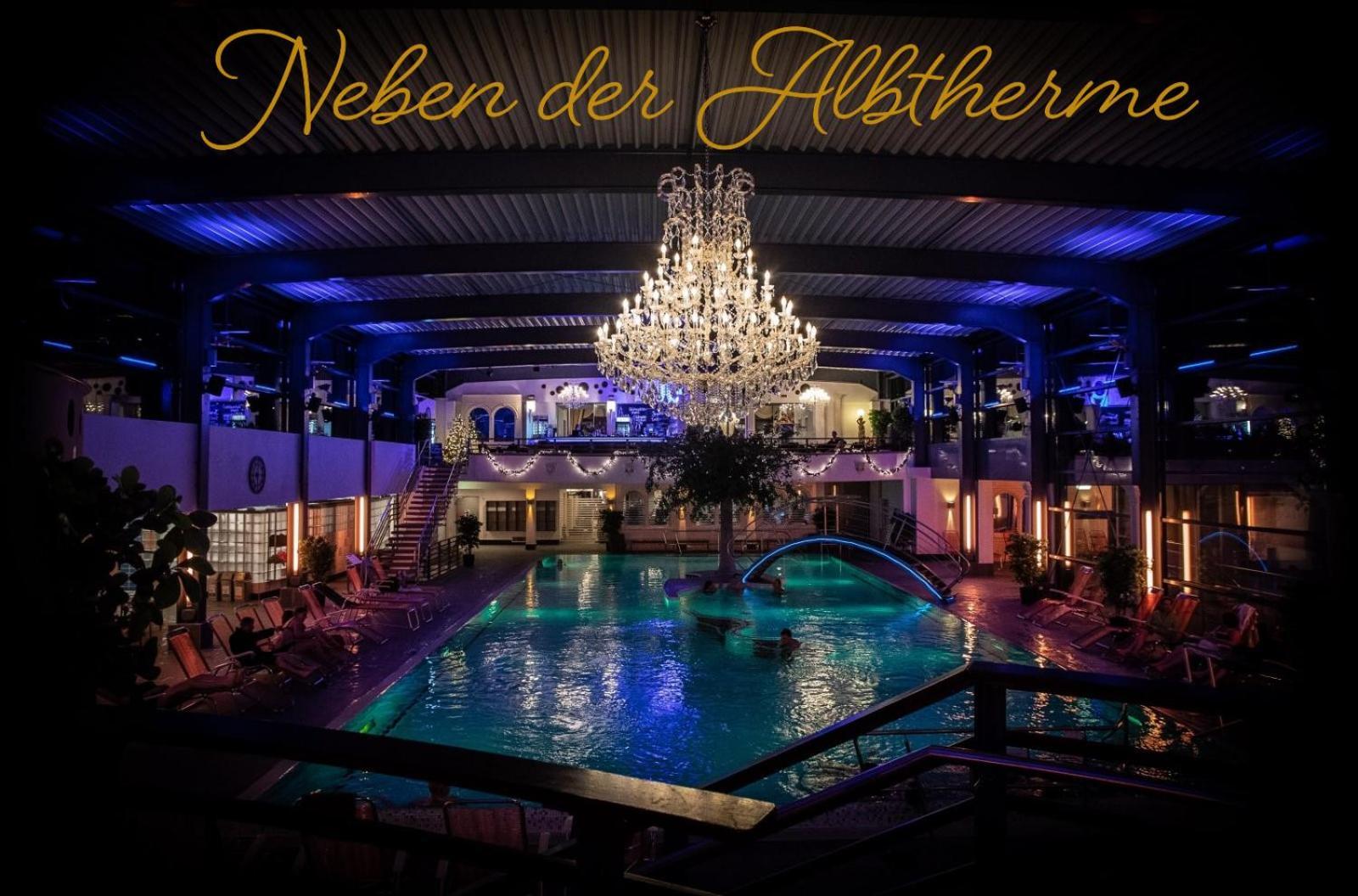 Erholungs- Apartment Am Kurpark & Therme Bad Urach Luaran gambar